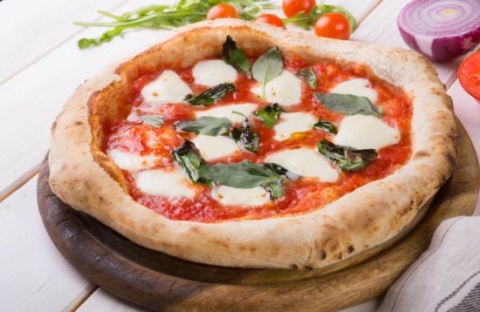 World Pizza Day 2024: la regina resta la “Margherita” ma all’estero le varianti ricalcano i gusti locali