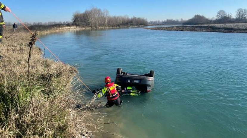 Piacenza: 4 ragazzi muoiono imprigionati nella loro auto precipitata nel fiume Trebbia