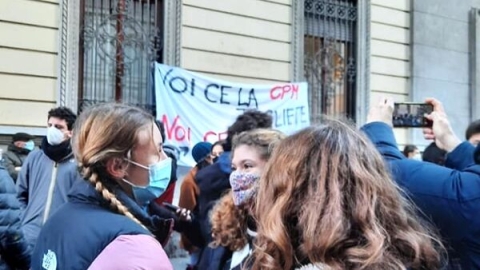 Milano: collettivi scolastici inneggiano a torture Hamas. Indagine del Ministero dell’Istruzione