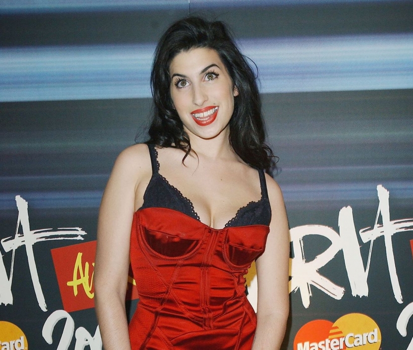 Memorabilia: all&#039;asta in California abiti, oggetti e dischi della cantante scomparsa Amy Winehouse