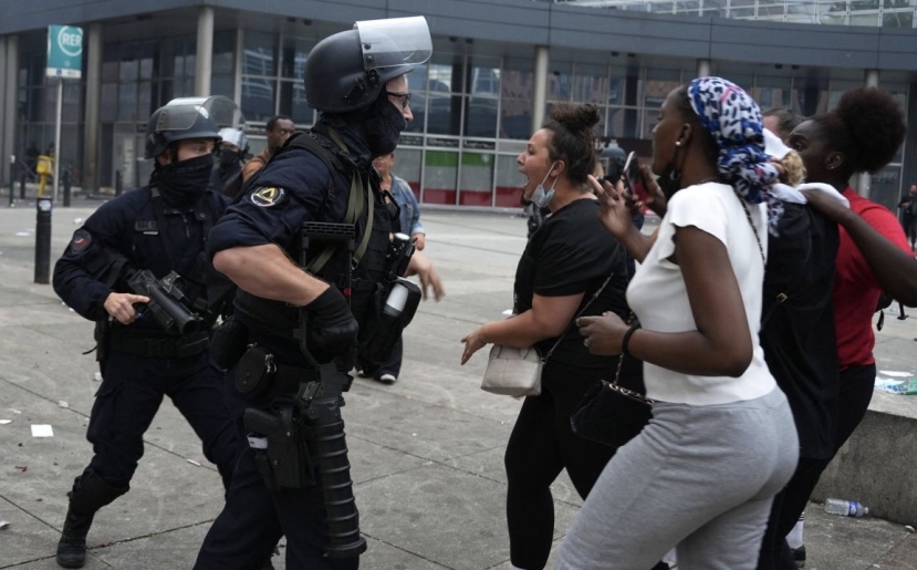 Scontri Francia, oggi i funerali di Nael. Mille arresti e la polizia parla di “rivolta sociale”