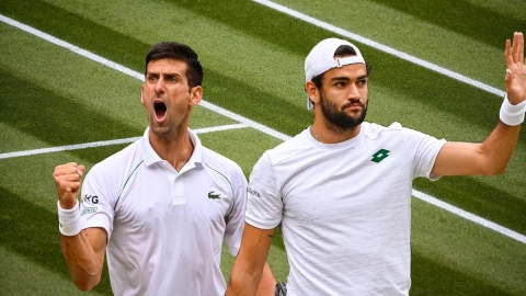 Trofeo di Wimbledon: Novak Djokovic conquista ancora una volta il green di Londra battendo Berrettini