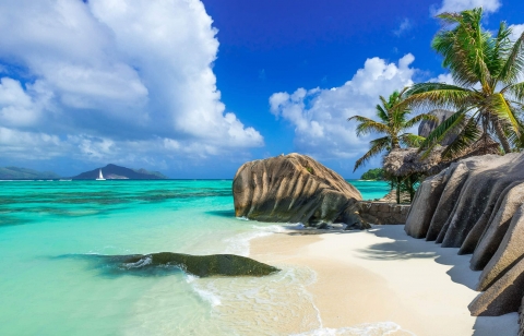 Le atmosfere del Natale tra i vicoli di Mahè nelle esotiche Seychelles tra gospel e snorkeling