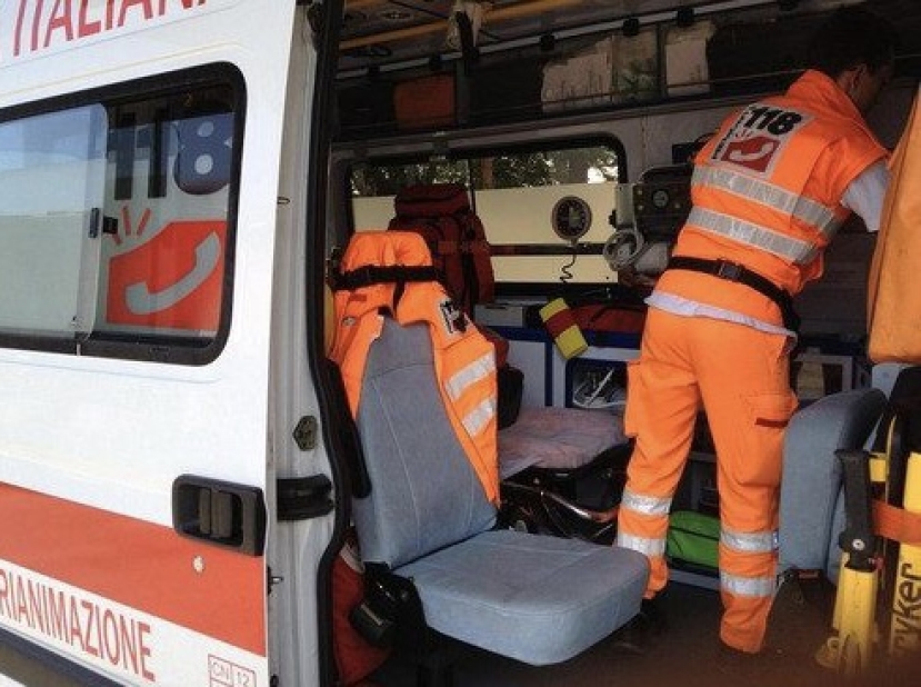 Asti: scontro frontale tra auto sulla provinciale del Turchino. Morto un 23enne e tre macedoni