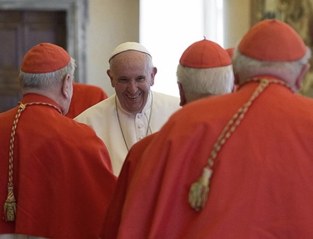 Omofobia: chiarimenti del Vaticano alle parole di Papa Francesco. Paglia: “Preti maturi”