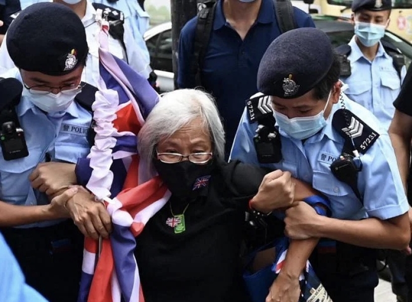 34º Anniversario Tienanmen. La polizia di Hong Kong arresta l’anziana attivista “Nonna Wong”