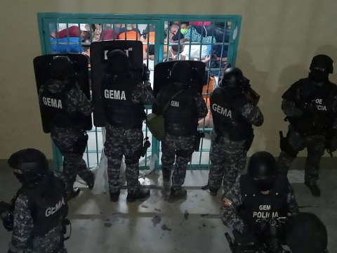 Ecuador, la mattanza tra bande rivali nel carcere di Guayas. Ripreso il controllo dopo 118 morti