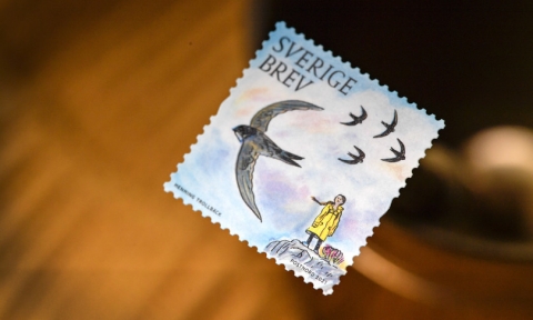 Filatelia: l’attivista Greta Thunberg finisce su un francobollo Svedese della serie “Natura Preziosa”