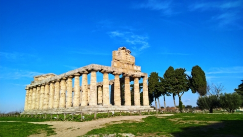 Archeologia: a Paestum riportato alla luce un tempio arcaico del VI secolo a.C. e due elmi