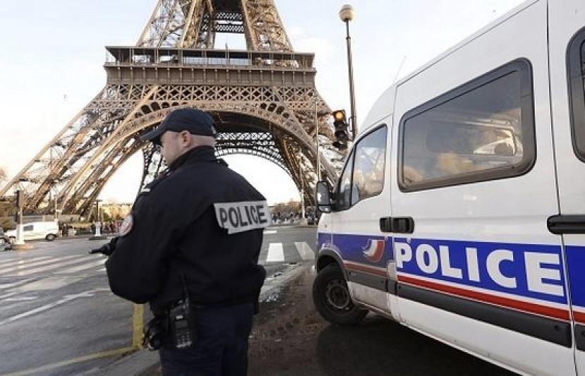 Parigi: ucciso un cittadino tedesco da un francese radicalizzato al grido di “Allah Akbar”