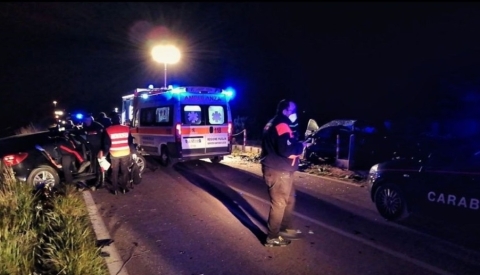 Foggia: 4 vittime nella notte in uno scontro tra un’auto e una moto a Cerignola sulla provinciale 75