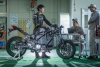 Kavasaki Motor cambia logo e punta sulla produzione di moto elettriche ed ibride