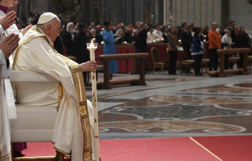 La veglia del Lucernario e la Santa Messa di Pasqua celebrata da Papa Francesco