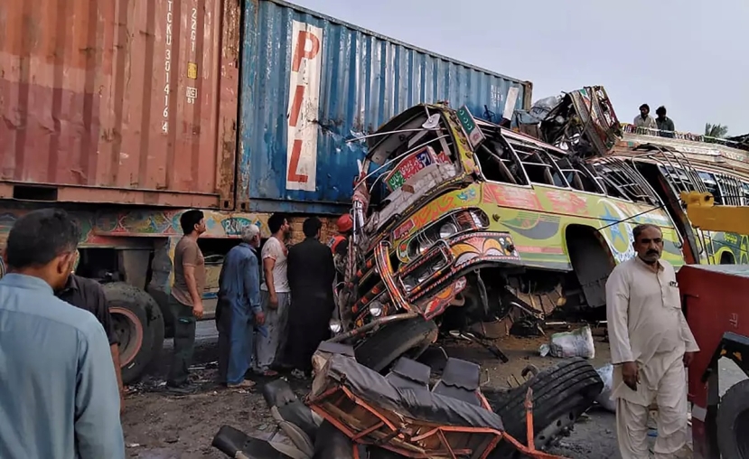Pakistan: un bus finisce in un burrone nel Balochistan e provoca 41 vittime