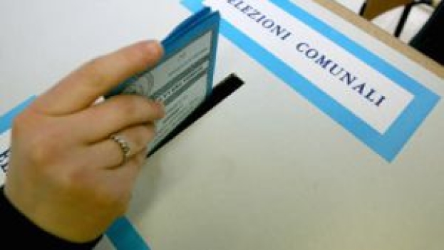 Elezioni Amministrative: domani è lunedì si vota per il ballottaggio in 41 Comuni. È primo turno per 168 amministrazioni in Sicilia e Sardegna
