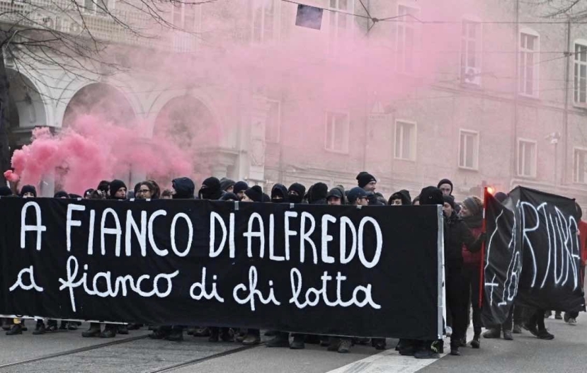 Scontri anarchici e Polizia: da Trastevere a Torino un fenomeno non isolato di un movimento transnazionale
