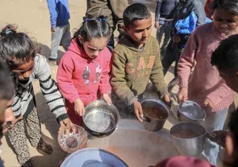 Striscia di Gaza: il paradosso del digiuno del Ramadan nell’affamato territorio che chiede una tregua alle armi