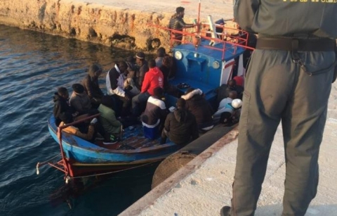 Migranti: I Commissari Ue e i ministri Di Maio e Lamorgese a Tunisi per incontrare Mechichi