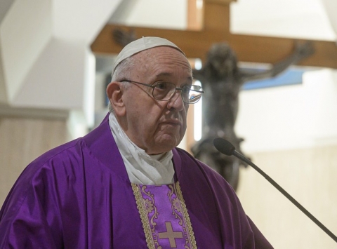La preghiera del mattino di Papa Francesco a Santa Marta: "Preghiamo per quanti lavorano nei mezzi di comunicazione"