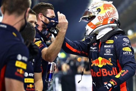 F1: dopo la laurea di Hamilton e della Mercedes nel mondiale 2020, è la Red Bull a fare la parte del toro