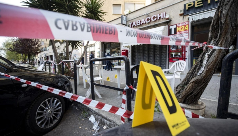 Napoli: tre feriti occasionali colpiti da proiettili di due sconosciuti contro un bar a Sant’Anastasia