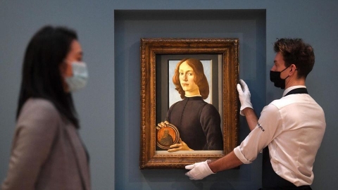 Arte: il Giovane di Botticelli raggiunge la vendita record di 92 milioni di dollari all’asta di Sotheby’s