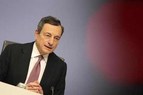 Scenario Italia secondo Draghi: "Aperture osservando le regole e scommessa sul debito buono per evitare la manovra correttiva"