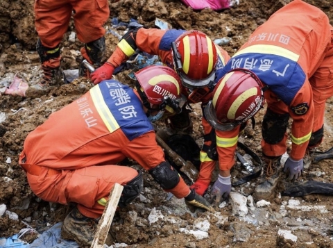 Cina: una frana nello Yunnan ha sepolto 47 persone. In 200 evacuati dai soccorritori