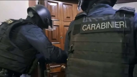 Catania: l’Operazione Dazio in una discoteca controllata dai Santapaola-Ercolano. Sette arresti