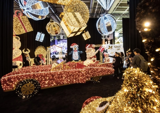 Christmas World: a Villa Borghese di Roma tutto il mondo di Babbo Natale e la più grande pista di ghiaccio