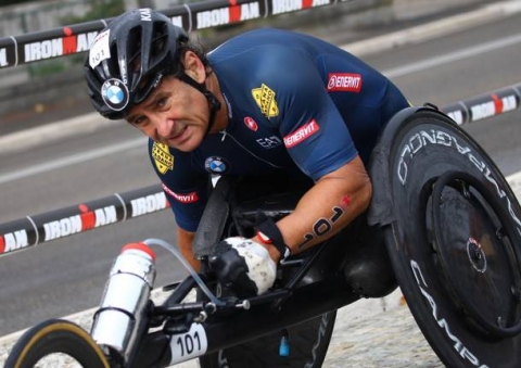 Alex Zanardi: ora inizia la "quarta vita" del campione paralmpico dopo le dimissioni dall'Ospedale di Siena