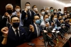 Pechino: il braccio di ferro del governo cinese con i deputati di Hong Kong dopo le dimissioni