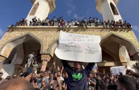 Libia: a Derna migliaia di persone in strada per chiedere al governo l’inchiesta sulle dighe