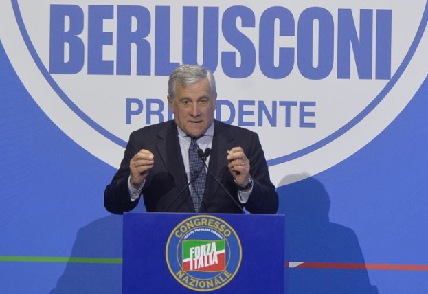 Congresso FI: l’elezione di Antonio Tajani spegne i dubbi sul futuro del partito. Gli auguri dei Berlusconi e del PPE