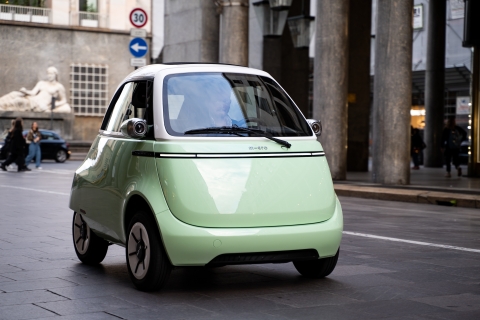 Auto: la mini car Microlino (Koelliker) arriva in vendita in Italia. La prenotazione dal sito dedicato