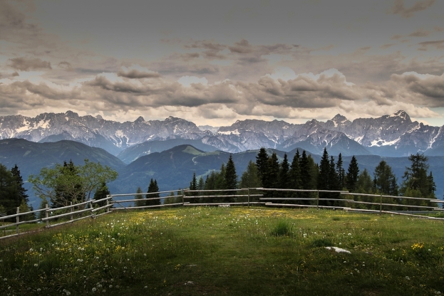 Trekking natura tra i sentieri ed i panorami della Villacher Alpenstrasse in Carinzia
