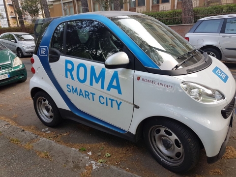 Smart city: Roma dopo le ciclabili ora azzera anche il canone delle company di car-sharing