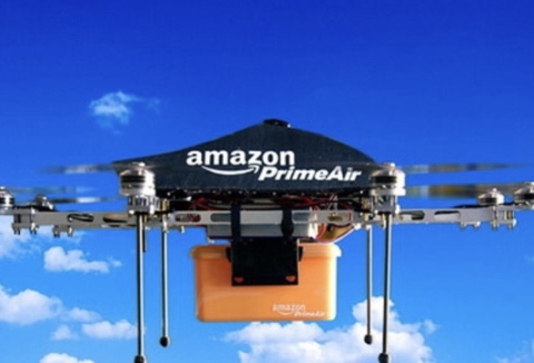 Amazon: l’Italia paese test per la consegna dei pacchi a domicilio con i droni. Accordo Enac-Enav