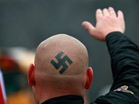 Organizzazioni estrema destra: la Dia sulle tracce delle chat neonaziste "Boia chi molla" e "Ultima Legione"
