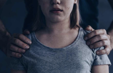 Caltagirone: indagato un dirigente scolastico per presunti abusi su studentesse minorenni