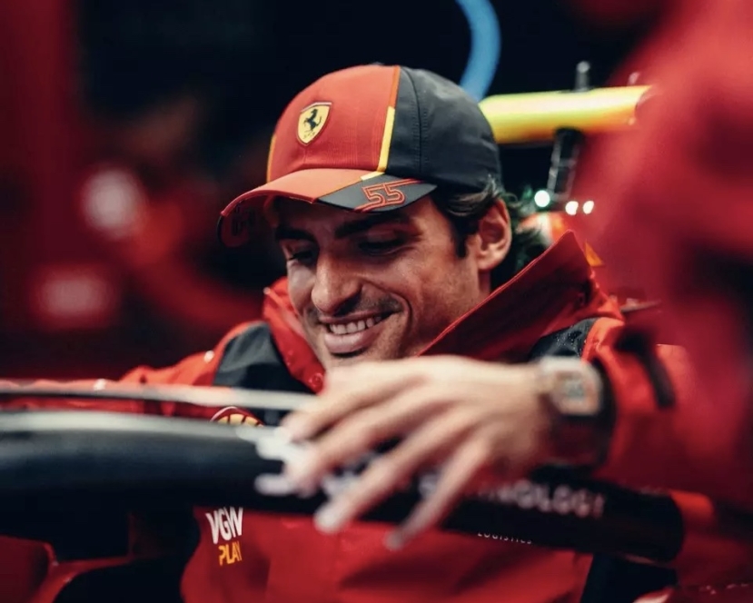 Monza: la Ferrari conquista la pole di F1 con Carlos Sainz. Staccato di 13 millesimi Verstappen