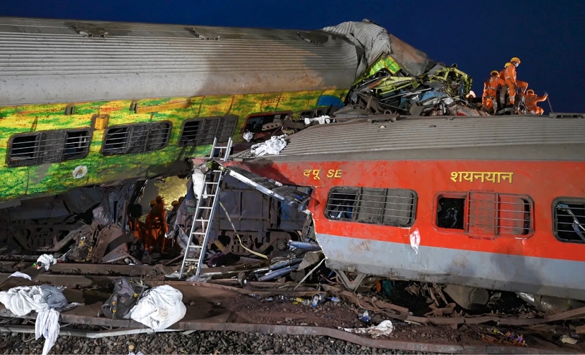 Disastro ferroviario India: salgono a 288 le vittime. Dichiarato lutto del Paese
