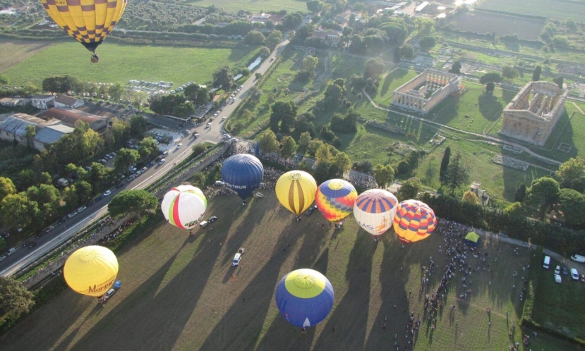 Volare in mongolfiera: a Paestum ritorna il Festival Internazionale dei palloni aerostatici. La scoperta dell’area archeologica
