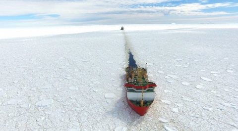 Antartide: la nave rompighiaccio "Laura Bassi" in navigazione verso la stazione italiana "Mario Zucchelli"
