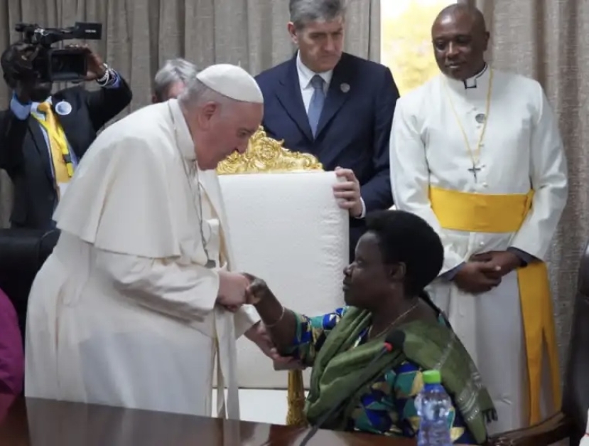 Papa Francesco rivolto ai giovani di Juba: “Siate voi a riscrivere la storia di Pace”