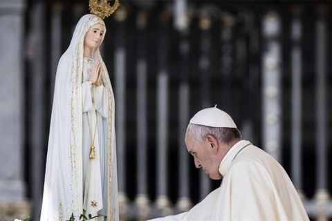 Viaggio apostolico in Portogallo: oggi la preghiera del Santo Padre al Santuario di Fatima