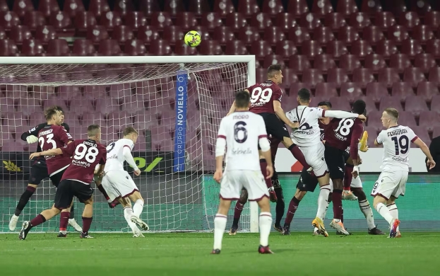 Serie A: la Salernitana va in fuga ma il Bologna la riagguanta per due volte all’Arechi (2-2)