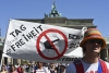 Berlino: negazionisti in piazza del Parlamento contro le misure anti-Covid