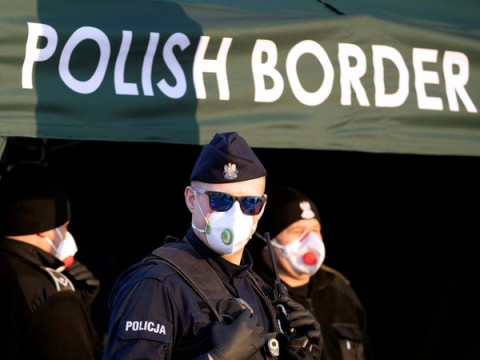 Covid: il premier Morawiecki dichiara tutta la Polonia "Zona Rossa" ma non è lockdown