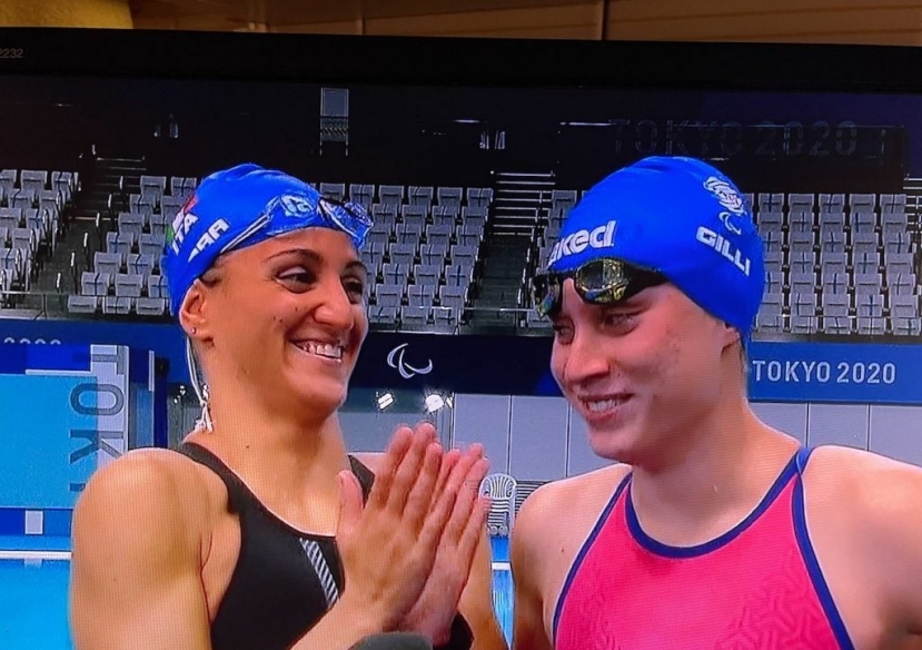 Nuoto azzurro sul podio di Tokyo con Carlotta Gilli (oro) e Alessia Berra (argento) nei 100 farfalla